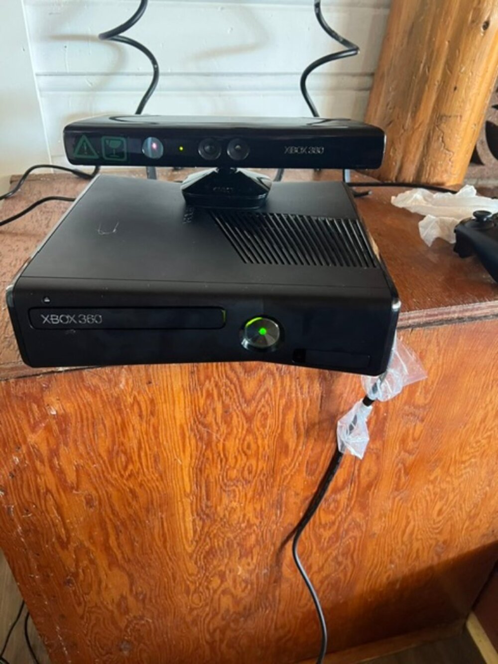 Microsoft Xbox 360 S Slim Console Kinect Controller Bundle Tested